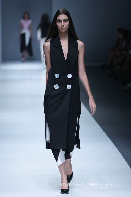 Friderich Herman Beginning Ethical Fashion. Jakarta Fashion Week 2016 at Senayan City. Jakarta. [Foto: Mohammad Abduh/Wolipop]