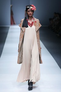 Merdi Sihombing Beginning Ethical Fashion. Jakarta Fashion Week 2016 at Senayan City. Jakarta. [Foto: Mohammad Abduh/Wolipop]