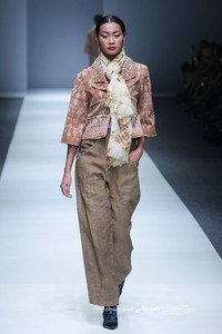 Merdi Sihombing Beginning Ethical Fashion. Jakarta Fashion Week 2016 at Senayan City. Jakarta. [Foto: Mohammad Abduh/Wolipop]