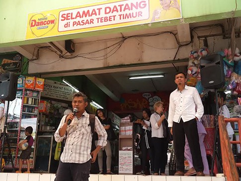 Pertama Kalinya Seniman Dua Negara Pameran di Pasar Tradisional