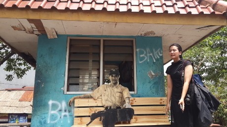 Ups! Ada Satpam Kembaran McDonald di Pasar Tebet Timur