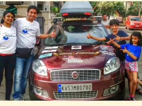 Sekeluarga Naik Mobil dari India Menuju Prancis