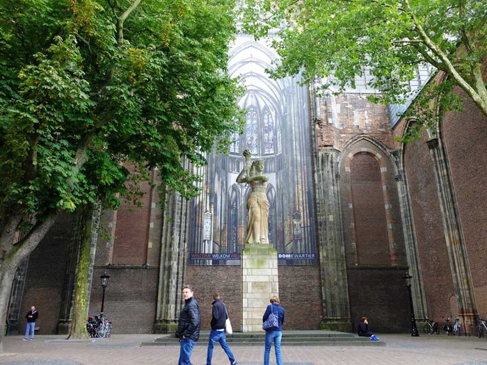 Katedral Paling Fenomenal di Belanda