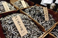 Setiap hari tidak kurang dari 2.880 ton dari 450 jenis ikan diperdagangkan di pasar ini.