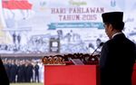 Jokowi Salami Para Veteran di Hari Pahlawan