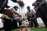 Ketum Ikadin Tabur Bunga ke Makam Pendiri Ikadin