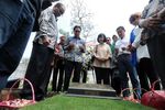 Ketum Ikadin Tabur Bunga ke Makam Pendiri Ikadin