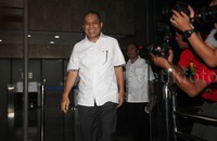 Sekretaris Daerah (Sekda) Pemprov Sumatera Utara (Sumut) Hasban Ritonga keluar gedung KPK, Jakarta.