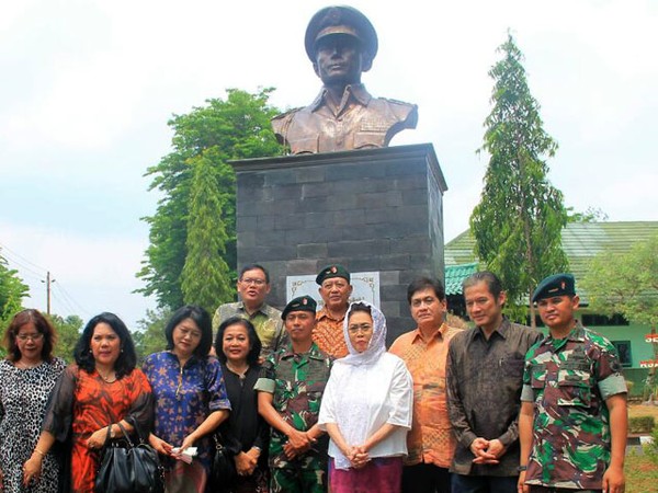 Patung Jenderal Ahmad Yani di Yonif 400/Raider Diresmikan