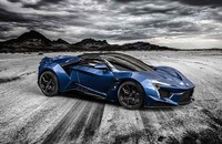 Mobil dibuat terbatas sebanyak 25 unit dengan menggunakan bodi dari serat karbon. Pool/dok W Motors.