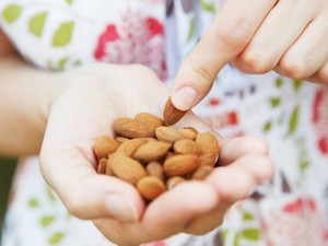 Mengalami Gangguan BAB? Atasi dengan Makan Jeruk dan Ubi Rebus (1)