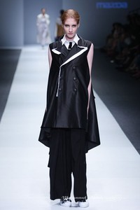 Rama Dauhan Jakarta Fashion Week 2016 at Senayan City. Jakarta. [Foto: Mohammad Abduh/Wolipop]