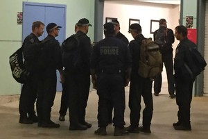 Polisi Tambahan Dikirim ke Christmas Island untuk Menghentikan Kerusuhan