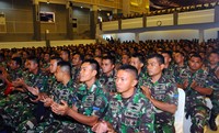 Usai melakukan inspeksi KRI, Panglima TNI Jenderal TNI Gatot Nurmantyo memberikan pengarahan kepada 972 Prajurit TNI AL di Aula Koarmatim Surabaya, diantaranya mengatakan bahwa kepercayaan rakyat kepada TNI lambat laun semakin meningkat dan kepercayaan rakyat terhadap TNI pada tahun 2015 menempati urutan tertinggi dibanding instansi dan lembaga negara lainnya. (Puspen TNI).