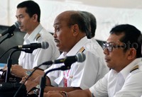 Salah satu pilot memberikan pemaparan.