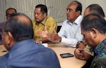 Siswono Yudohusodo Desak Golkar Gelar Munas