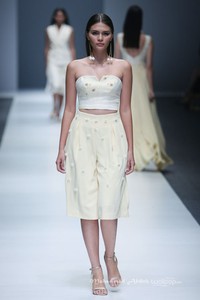 Tertia Endah Jakarta Fashion Week 2016 at Senayan City. Jakarta. [Foto: Mohammad Abduh/Wolipop]