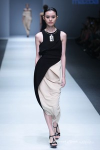 ERI by Eridani Jakarta Fashion Week 2016 at Senayan City. Jakarta. [Foto: Mohammad Abduh/Wolipop]