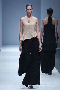 ERI by Eridani Jakarta Fashion Week 2016 at Senayan City. Jakarta. [Foto: Mohammad Abduh/Wolipop]