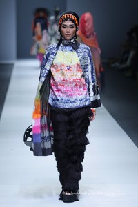 Dian Pelangi - Odette Steele & Nelly Rose London College of Fashion. Jakarta Fashion Week 2016 at Senayan City. Jakarta. [Foto: Mohammad Abduh/Wolipop]