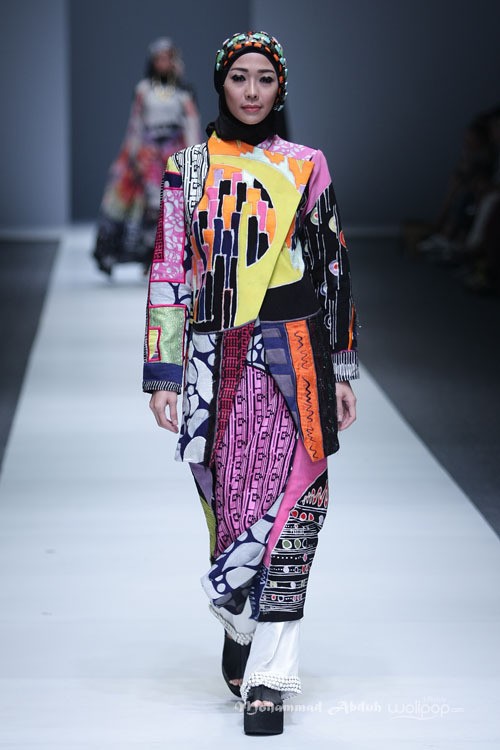 Dian Pelangi - Odette Steele & Nelly Rose London College of Fashion. Jakarta Fashion Week 2016 at Senayan City. Jakarta. [Foto: Mohammad Abduh/Wolipop]