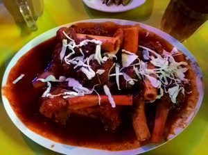 Kuliner Baru Wajib Coba di Singapura, Sup Tulang Merah!