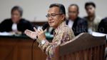 Pemeriksaan Terdakwa Tripeni Irianto
