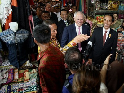 Jokowi dan PM Turnbull Blusukan ke Pasar Tanah Abang