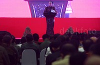 Kepada jajaran KPU, Bawaslu, dan Pawaslu, Jokowi menginstruksikan agar hak-hak politik rakyat dijamin dengan baik