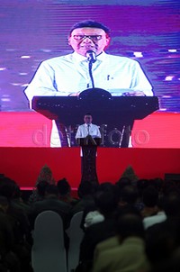 Mendagri Tjahjo Kumolo memberikan sambutan.
