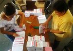 KPU Kota Surabaya Mulai Lipat Surat Suara