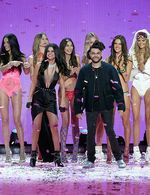 Selena Gomez hingga Malaikat Cantik di Fashion Show Victoria's Secret