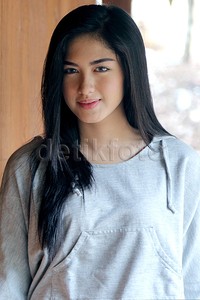 Setelah lulus dari JKT48, Ochi memilih dunia sinetron untuk melanjutkan kariernya.