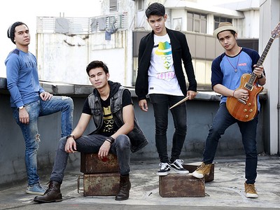 Muvon, Ketika Bintang Sinetron Jadi Anak Band