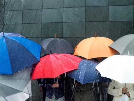 Tips Wisata Akhir Pekan Saat Musim Hujan Datang