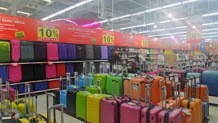 bags and luggage stores near me