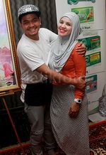 Indra Bekti dan Istri Tampil Bareng di Film 'Jilbab Traveler'