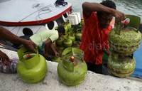 Di sana LPG bersubsidi tersebut dijual Rp 27.000 per tabung.