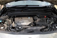 Sebagai gambaran awal, BMW 218i Active Tourer menggendong mesin bensin tiga silinder in-line berkapasitas 1.499cc dengan teknologi BMW TwinPower Turbo dan High dan High Precision Injector dan VALVETRONIC. Mesin tersebut dikawinkan dengan transmisi otomatis 6 tingkat percepatan.