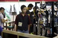 Baju costplay karakter pahlawan juga tampak dipamerkan di JCC.