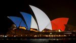 #PrayforParis, Gedung-gedung Ini Berwarna Bendera Prancis