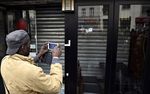 Jejak-jejak Kebrutalan Pelaku Penyerangan di Paris