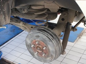 Mendeteksi Kebocoran Oli Rem Mobil