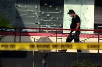 Ledakan membuat kaca-kaca pecah.