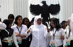 Mensos Tabur Bunga di Taman Makam Pahlawan