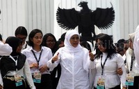Mensos berbincang dengan peserta lembaga pengelola dana pendidikan (LPDP).