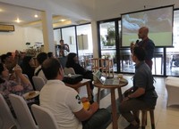 Selain Agam, Irvan Helmi juga turut memberikan ilmu mengenai karakteristik rasa dan blending kopi.
