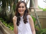 Jennifer Eve, si Cantik yang Curi Perhatian