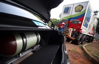 BBG bermerek Envogas yang dijual Pertamina melalui MRU ini memiliki beberapa keunggulan dibanding BBM, yaitu harganya lebih murah dari BBM dan lebih ramah lingkungan.