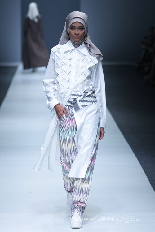 KARA Indonesia by Diana Nurliana Divine. Jakarta Fashion Week 2016 at Senayan City. Jakarta. [Foto: Mohammad Abduh/Wolipop]